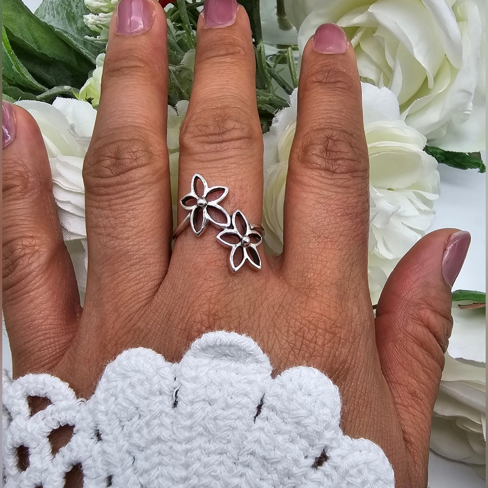 🥰 DANCING FLOWERS RING - Picture 2 of 6